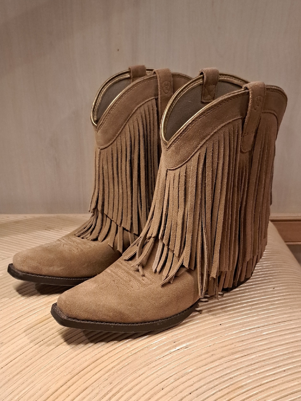 Ariat Gold Rush Suede Fringe Western  Boots US 5